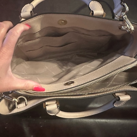 Michael Kors purse - Picture 11 of 16